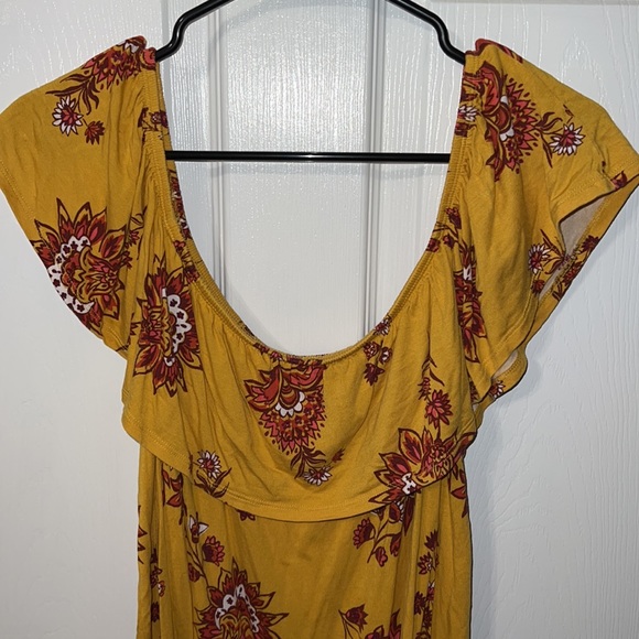 Floral Off The Shoulder Top - Picture 5 of 7